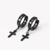 Claire's Anneaux-Boucles d’oreilles huggies croix 15 mm noires