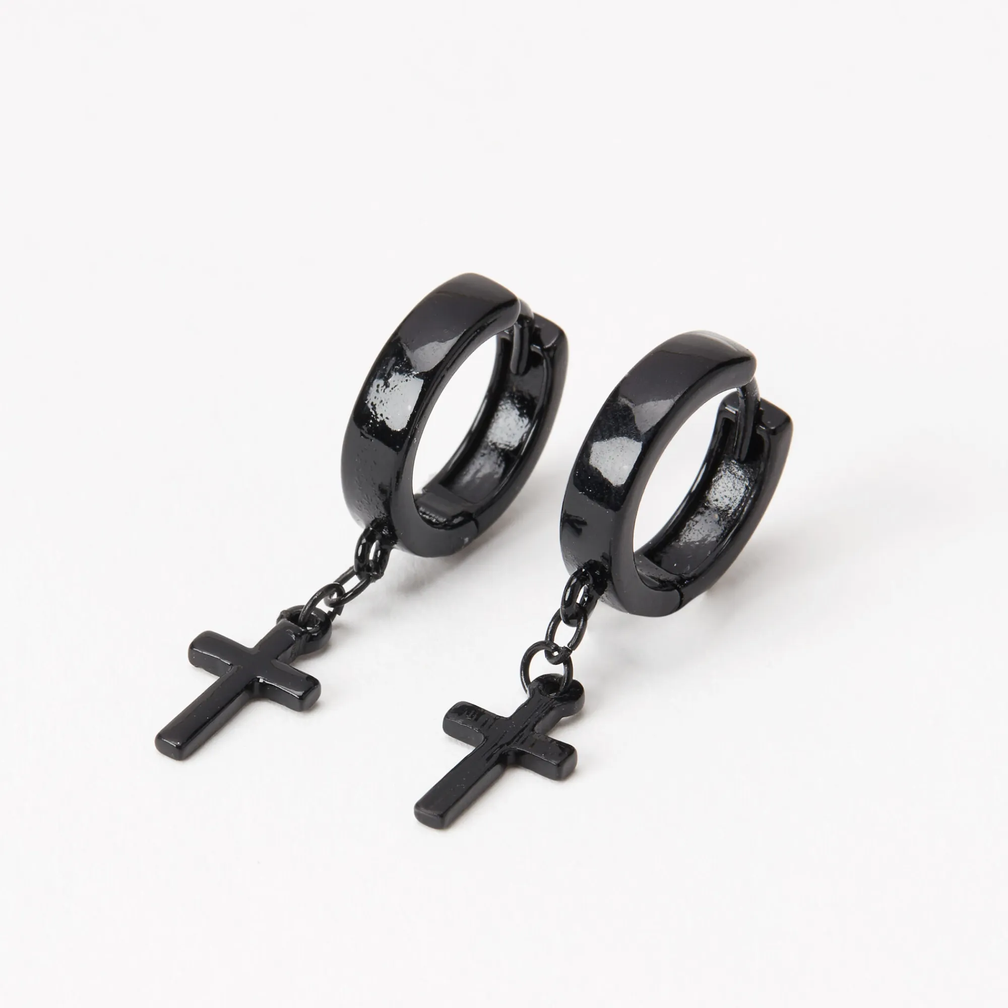 Claire's Anneaux-Boucles d’oreilles huggies croix 15 mm noires