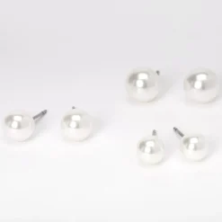 Claire's Clous D'oreilles-Clous d’oreilles de différentes tailles en perles d’imitation 6 mm, 7 mm, 8 mm - Ivoire, lot de 3