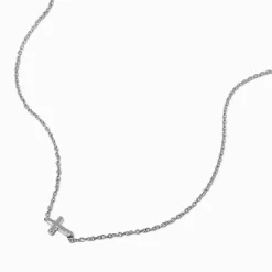 Claire's Colliers-Collier avec mini pendentif croix oblique couleur argentée