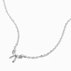 Claire's Colliers-Collier avec mini pendentif nœud couleur argentée