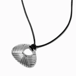 Claire's Colliers-Collier à pendentif pièce martelée couleur argentée