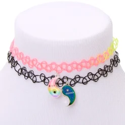 Claire's Colliers-Ras-de-cou effet tatouage arc-en-ciel Yin et Yang best friends - Lot de 2